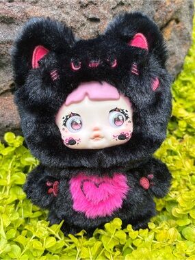 Nommi Loveliness Never
Ends Collection - MiMi Cat